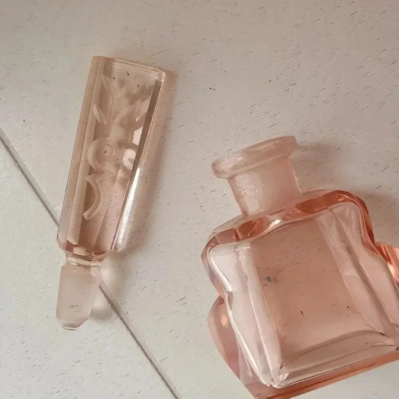 Vintage Other - Vintage parfum bottle 